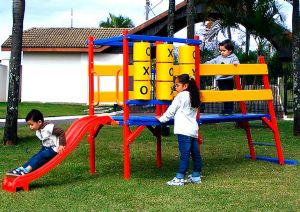 Play Infantil com Ponte e Escorregador Reto