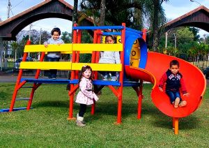 Play Infantil com Ponte e Escorregador em Curva