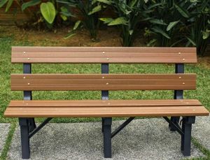 BANCO DE JARDIM DE MADEIRA PLÁSTICA