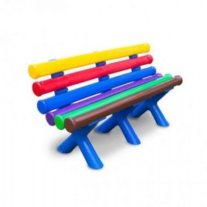 BANCO DE JARDIM COM ENCOSTO PARA PLAYGROUND (3 PÉS)