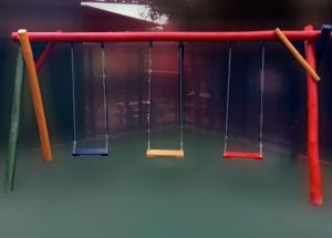 Balanço Triplo de Madeira para Playground