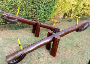 Gangorra Dupla de Madeira para Playground