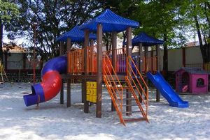 Playground Madeira Plástica com 03 Torres Ref. 80.30