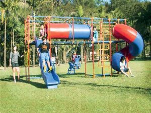 Playground com Túnel reto e Caracol